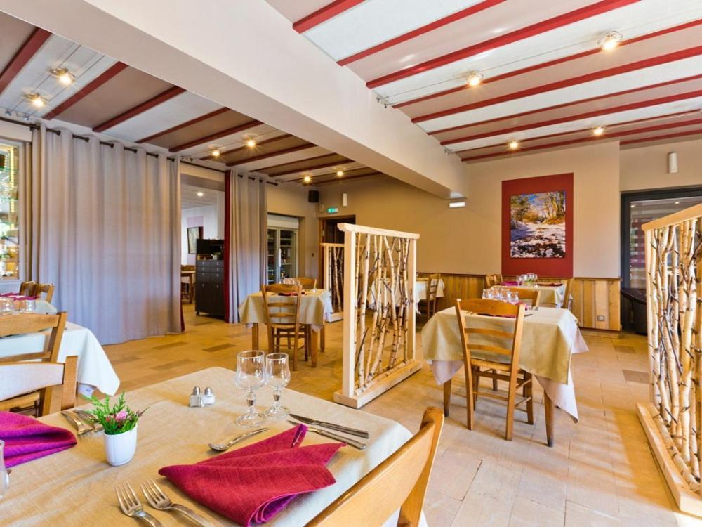 Hotel La Clairiere Chambon-sur-Dolore المظهر الخارجي الصورة