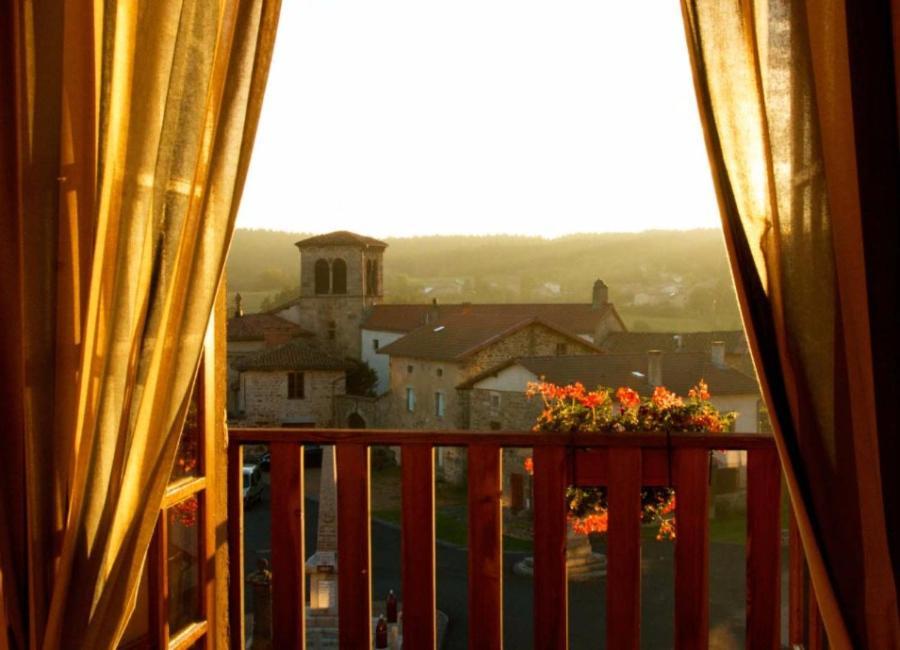 Hotel La Clairiere Chambon-sur-Dolore المظهر الخارجي الصورة