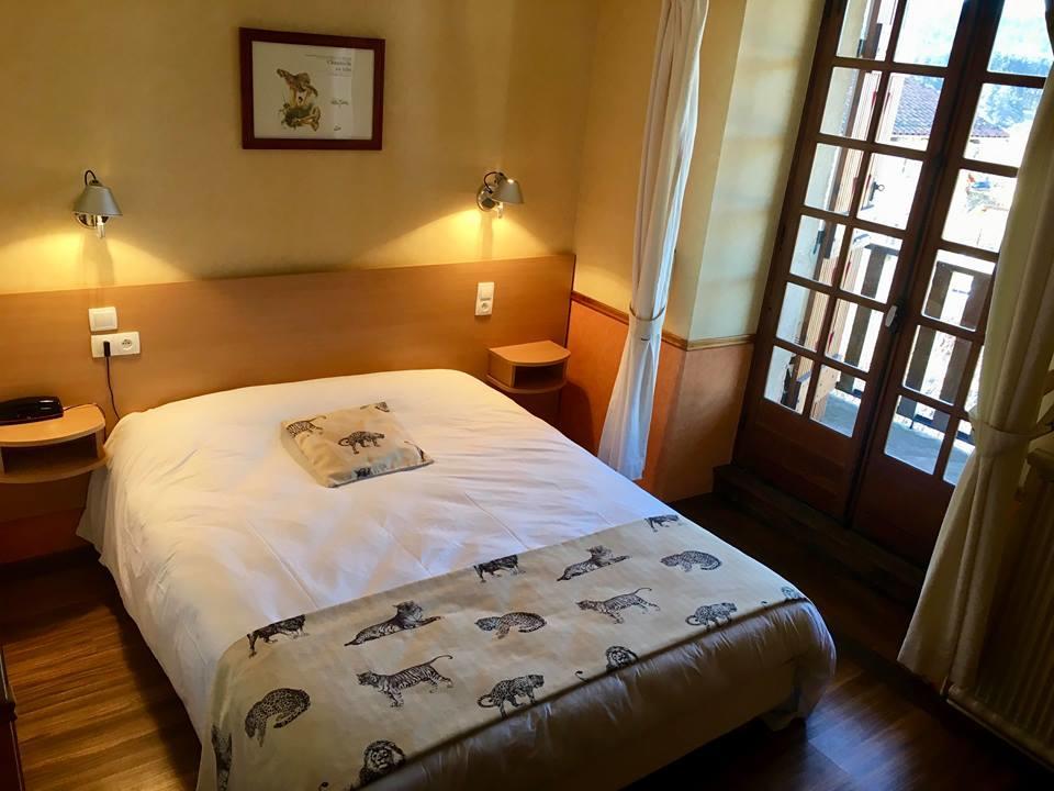 Hotel La Clairiere Chambon-sur-Dolore المظهر الخارجي الصورة